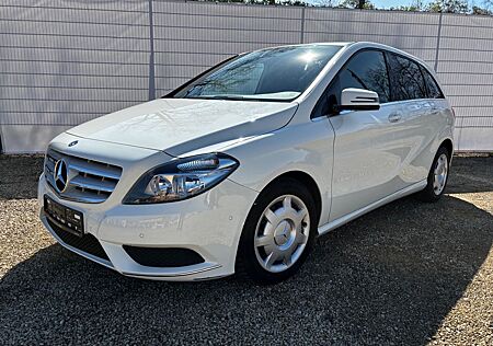 Mercedes-Benz B 180 Sitzheizung Mercedes Scheckheft gepflegt