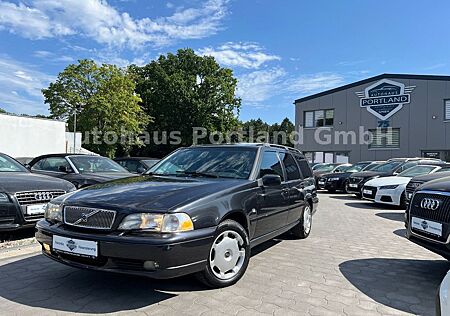 Volvo V70 2.5/SHZ/S-Dach/Klima/AHK/ZR 24 Neu
