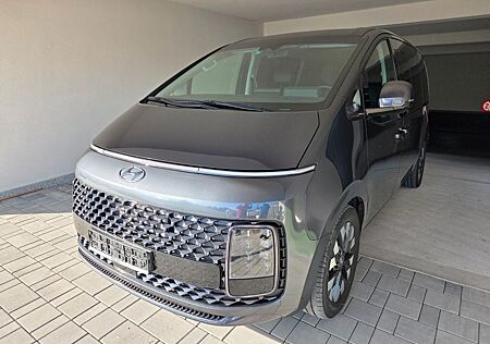 Hyundai Staria 2.2 CRDi Signature 7-Sitzer Auto 4WD Panoramic