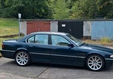 BMW 740i A -