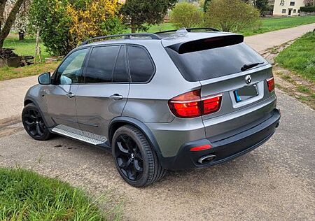 BMW X5 4,8i Panorama, Bi-Xenon, AHK, Trittbretter