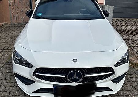 Mercedes-Benz 250 CLA e Coupé AMG
