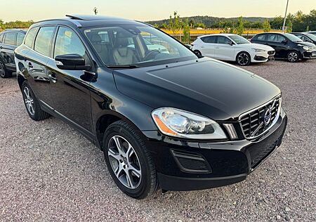 Volvo XC 60 2.4 Summum 4WD*Navi*Panorama*Leder*