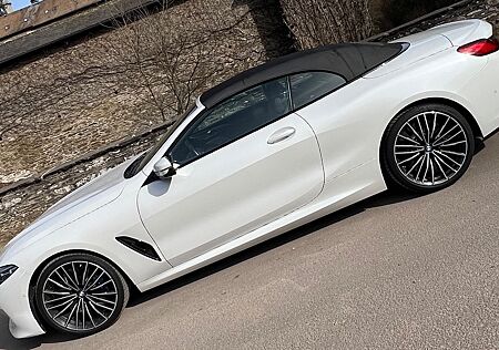 BMW M850i xDrive Cabrio -