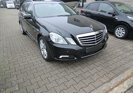 Mercedes-Benz E 200 T BlueEFFICIENCY AVANTGARDE AHK /PDC/TÜV