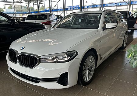 BMW 530 e Navi Leder AHK LED PDC SHZ DAB Luftfedern