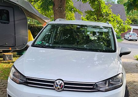 VW Touran Volkswagen 1.6 TDI SCR Comfort *NAVI*AHK*KAMERA*EU6*