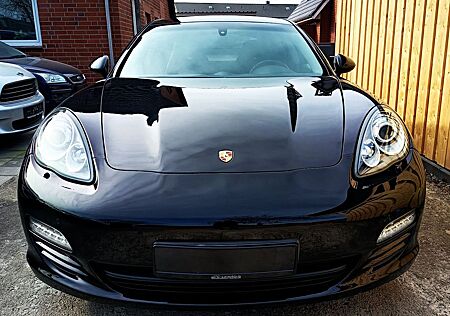 Porsche Panamera -