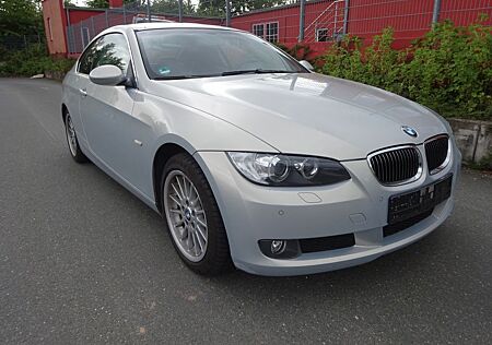 BMW 330d xDrive Coupe.Leder.Xenon.Klimaaut.1 Hand