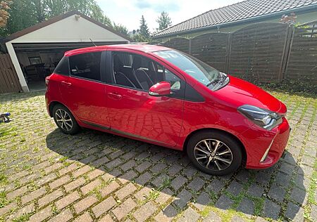 Toyota Yaris 1,5-l-Dual-VVT-iE Y20 Club Y20 Club rot