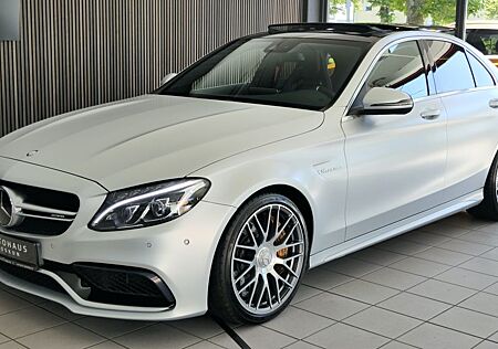 Mercedes-Benz C 63 AMG C 63 S AMG Lim.|PANO|PERFORMANCE|DESIGNO|CERAMIC