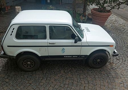 Lada Taiga 1.7i 4x4 -