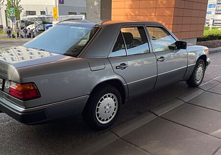 Mercedes-Benz 200
