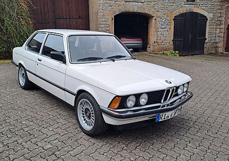 BMW 320 /6 E21 Alpinafelgen H-Kennzeichen