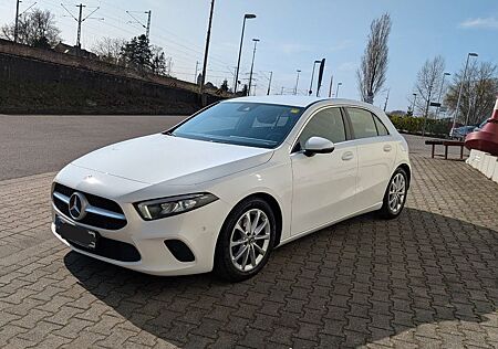 Mercedes-Benz A 180 - Progressive , LED, Widescr, Kam, Nav