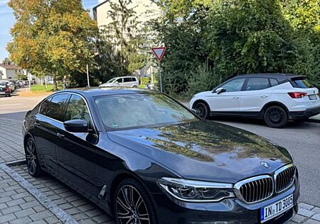 BMW 530d xDrive A - Head Up,Xarman Kardon , Sthz