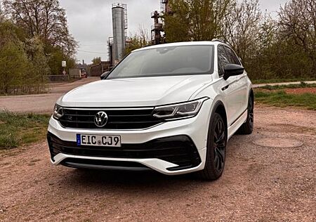 VW Tiguan Volkswagen 2.0 TDI DSG 4MOTION R-Line / Black Style