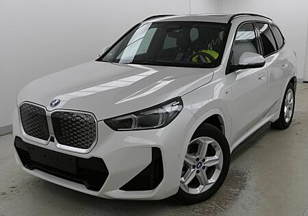 BMW iX1 30 xDrive M Sport Komplettausstattung