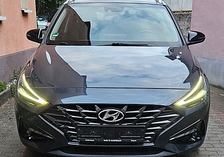 Hyundai i30 Carplay/Pano/RFK/AHK