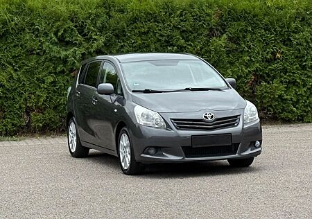 Toyota Verso 2.0 D-4D Travel/NAVI/R-KAM/PDC/1.HAND/MFL