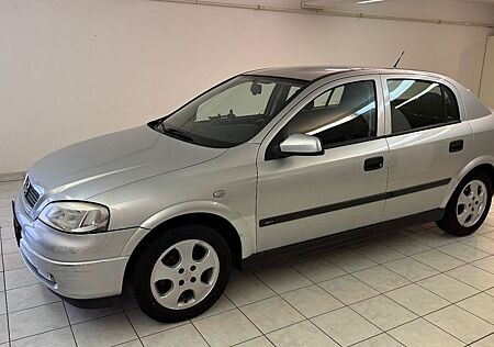 Opel Astra 1.6 16V Elegance Elegance