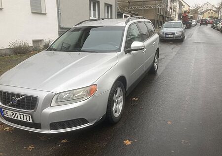 Volvo V70 2.0D -