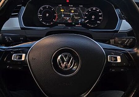 VW Passat Variant Volkswagen 2.0 TDI DSG Highline Variant ...