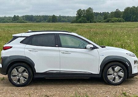 Hyundai Kona Premium - mit AHK (600/1300kg)- 8fach berei