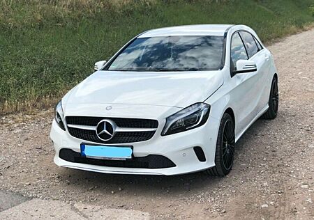 Mercedes-Benz A 180 Urban BlueEFFICIENCY