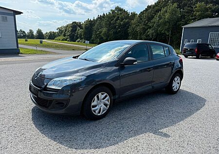 Renault Megane III Lim. 5-trg. Je t'aime