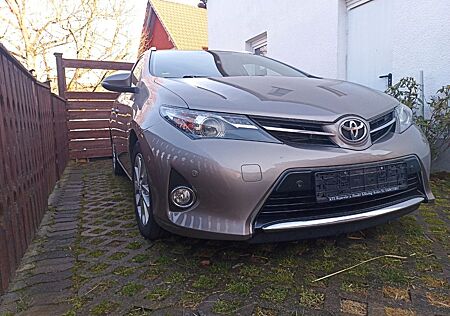 Toyota Auris Touring Sports Touring Sports 2,0-l-D-...