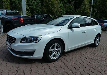 Volvo V60 *D3*Automatik*Klima*SHZ*Xenon*Navi*Kam