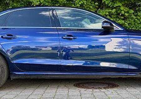 Audi A4 40 TDI S tronic Navarrablau 190 PS