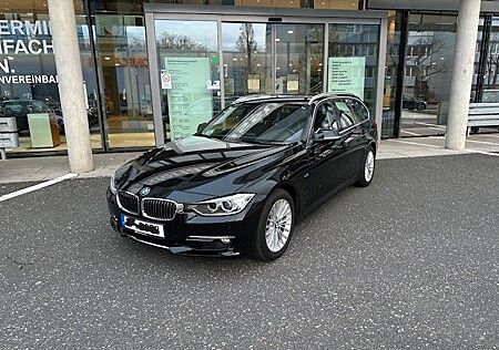 BMW 320i Touring Luxury Line Luxury Line