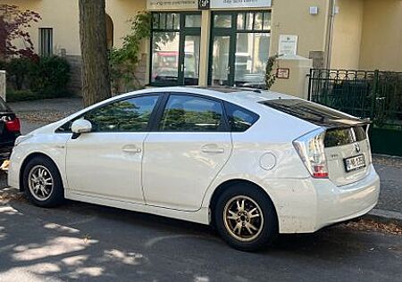 Toyota Prius Hybrid mit Schiebedach