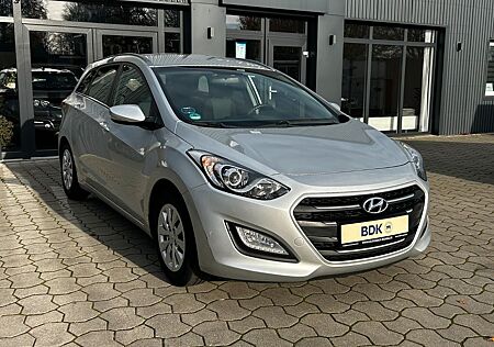 Hyundai i30 1.6 CRDi CW Blue Trend 1. HAND KAMERA PDC