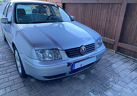 VW Bora Volkswagen 1.9TDI 96kW Highline Highline