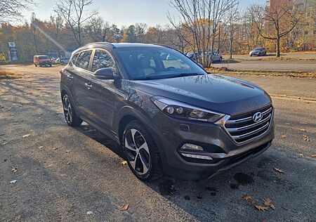 Hyundai Tucson blue 1.7 CRDi DCT Premium 2WD Kamera
