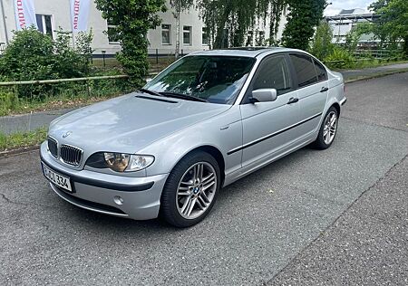 BMW 318i Limousine E46 Facelift 2002