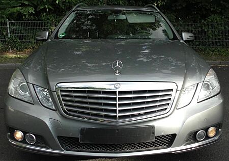 Mercedes-Benz E 200 CGI T BlueEFFICIENCY ELEGANCE ELEGANCE
