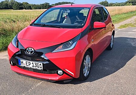 Toyota Aygo (X) Aygo (X) 1,0-l-VVT-i x-play touch x-play touch
