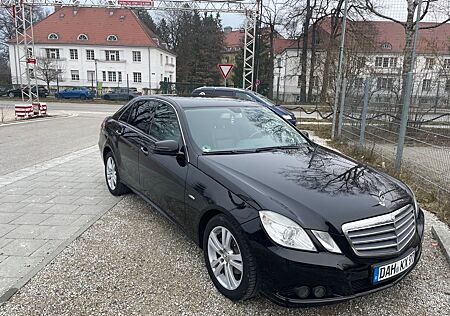 Mercedes-Benz E 220 CDI BlueEFFICIENCY - 8-Fach Bereift
