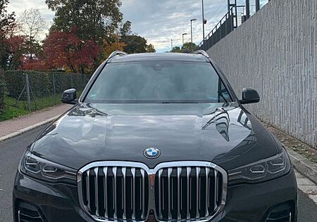 BMW X7 - X 7 xDrive -30d Mit Laserlicht , Elektr. Sitze