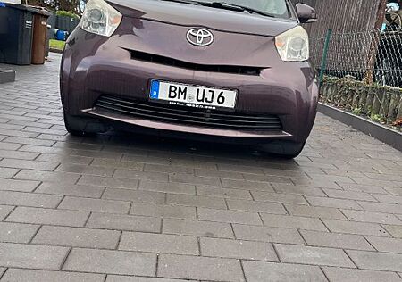 Toyota iQ + 1,4-l-D-4D +