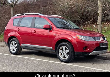 Mitsubishi Outlander 2.0 DI-D Invite/Klima/7 Sitze/