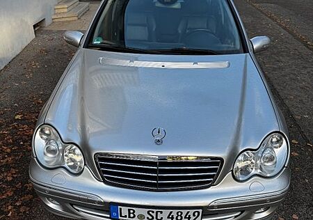 Mercedes-Benz C 230 gebraucht kaufen Mercedes-Benz C 230 T AVANTGARDE Avantgarde