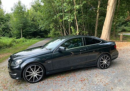 Mercedes-Benz C 180 Coupé -Schwarz Metallic