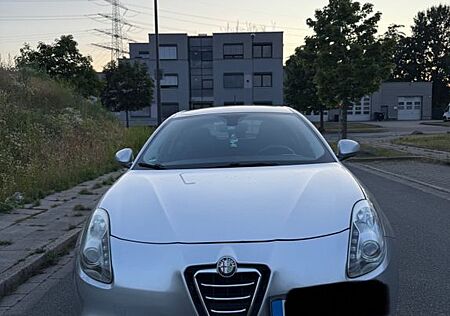 Alfa Romeo Giulietta 1.6 JTDM 105 PS Diesel DNA Fahrmodi