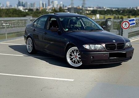 BMW 318 individual Lackierung und Innenraum