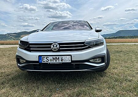 VW Passat Alltrack Volkswagen 2.0 TDI DSG Voll StHz AHK 8-fach